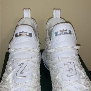 Nike LeBron XVI Buzz Lightyear